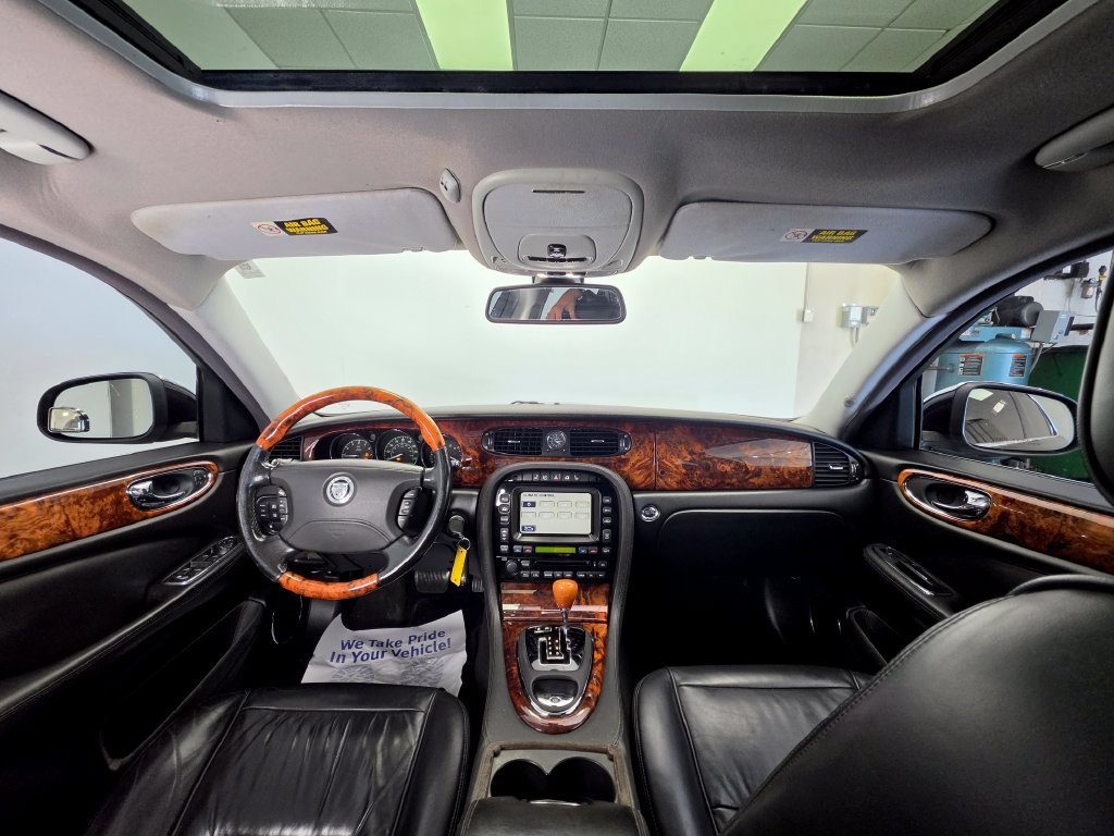 Used 2008 Jaguar XJ8 RWD image 9