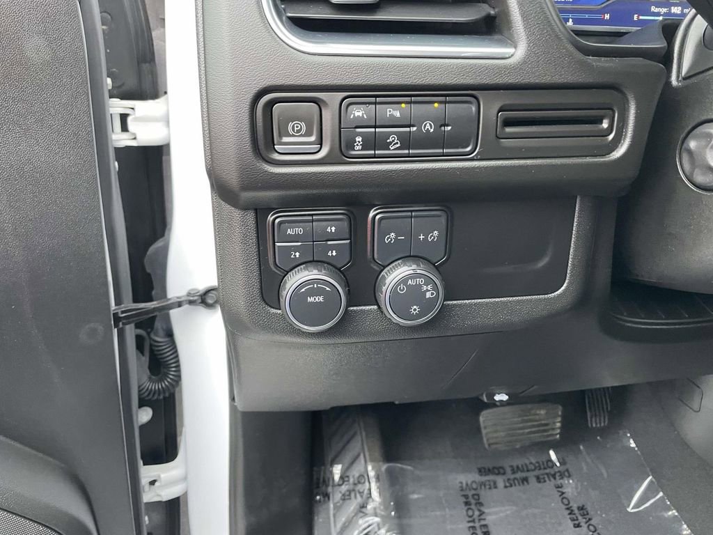 Used 2023 Chevrolet Suburban Premier image 29