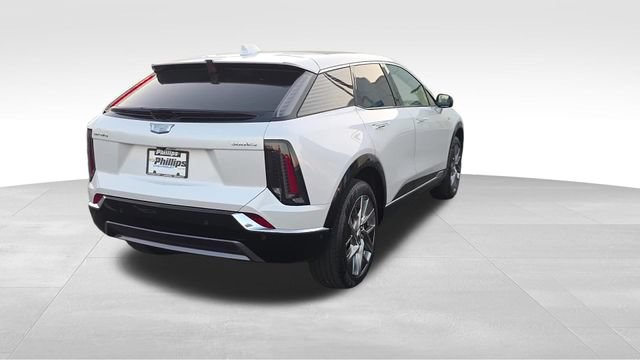 Certified 2025 Cadillac Optiq Luxury 2 w/ LPO, Floor Liner Package AWD/4WD image 13