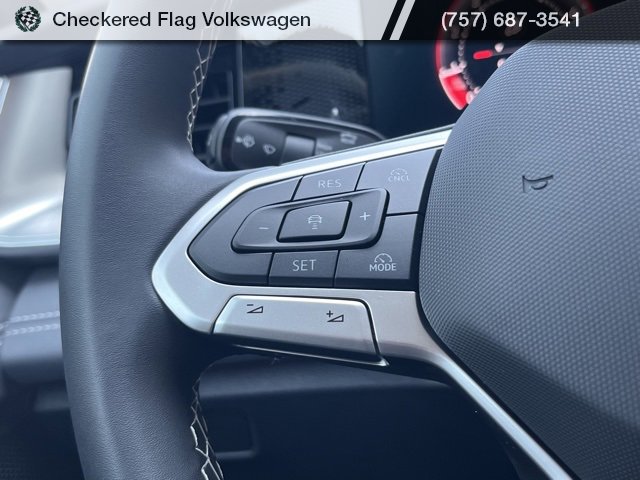 New 2025 Volkswagen Tiguan SE image 33