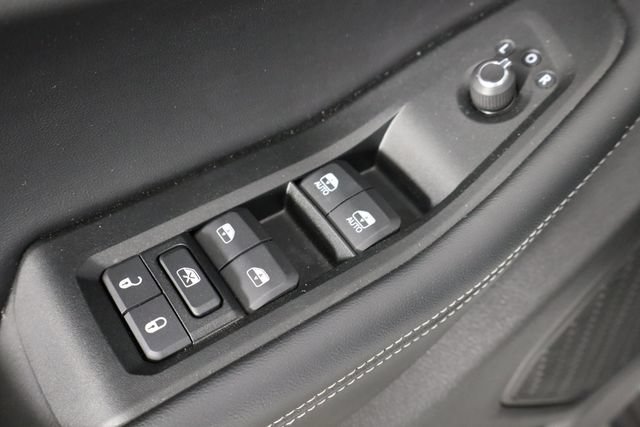 Used 2025 Jeep Grand Cherokee L Altitude AWD/4WD image 21