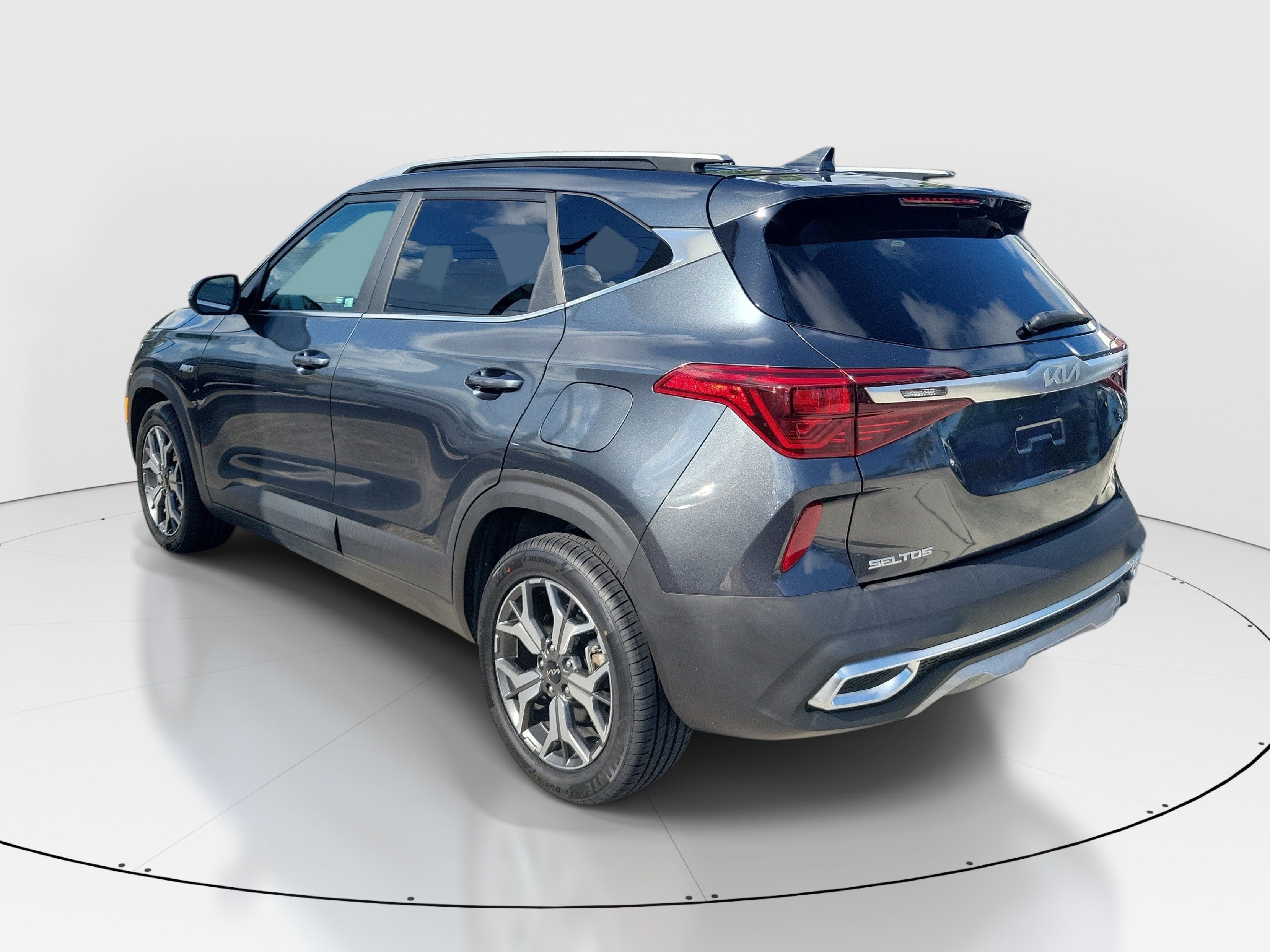 Used 2022 Kia Seltos EX AWD/4WD image 5