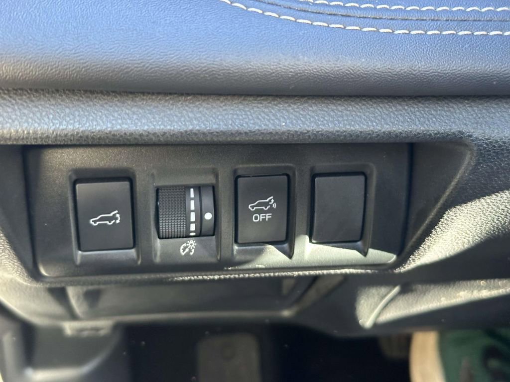 Used 2023 Subaru Outback Limited image 21