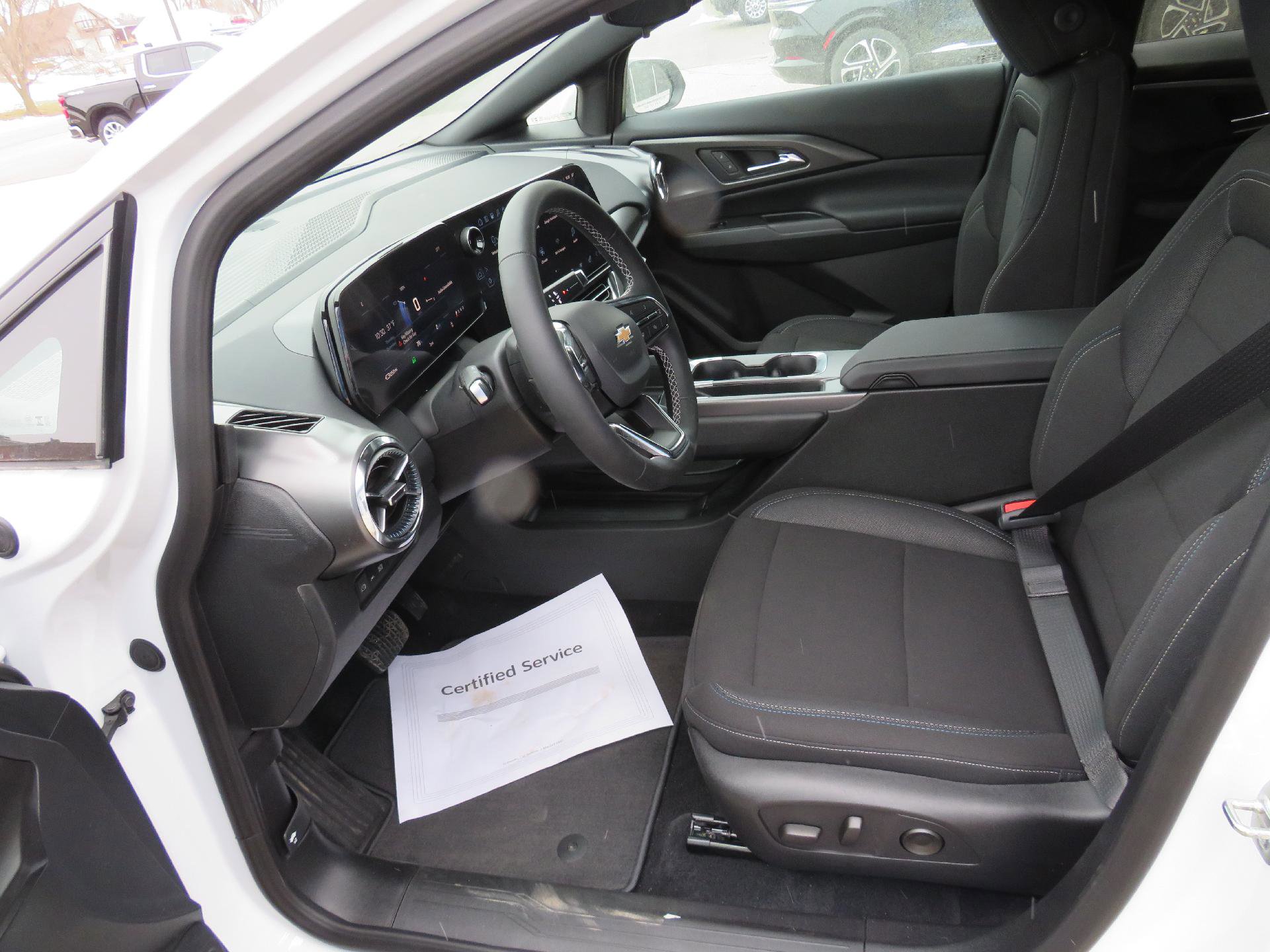 New 2026 Chevrolet Equinox EV LT image 4