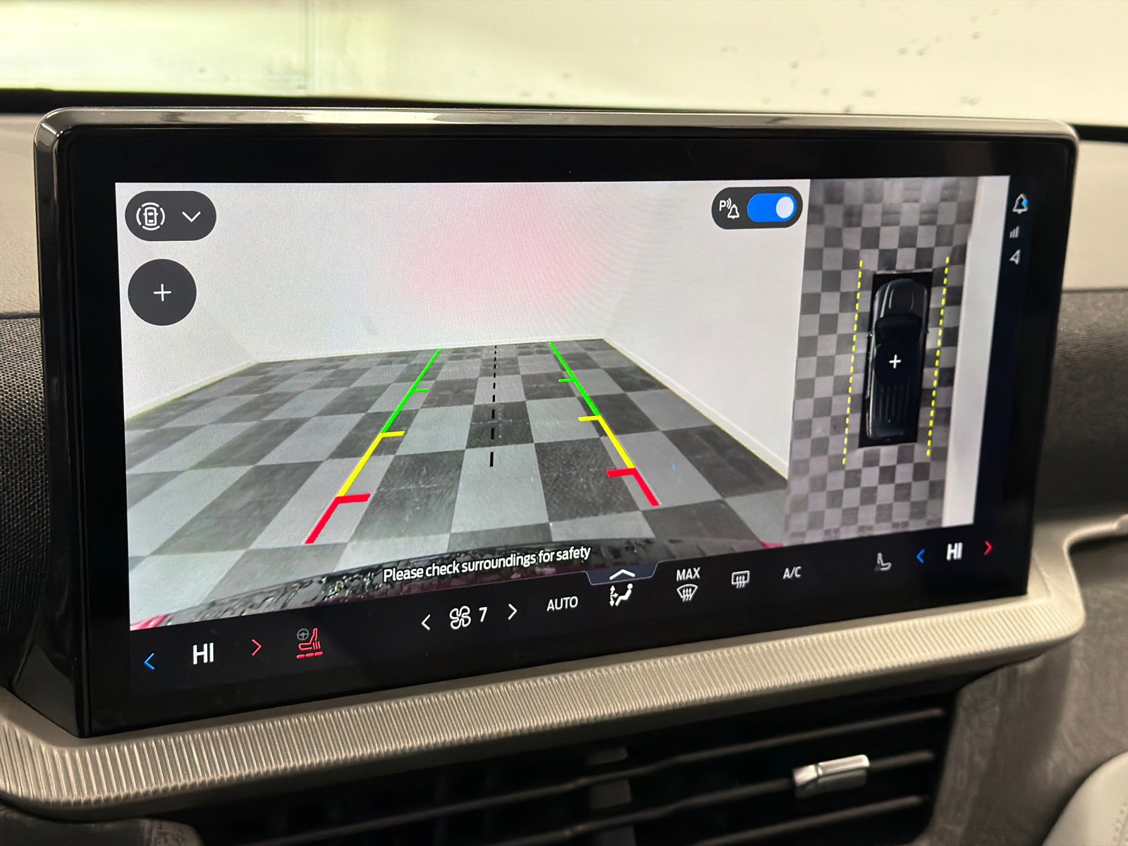 Used 2025 Ford Explorer Platinum w/ Ultimate Package image 28