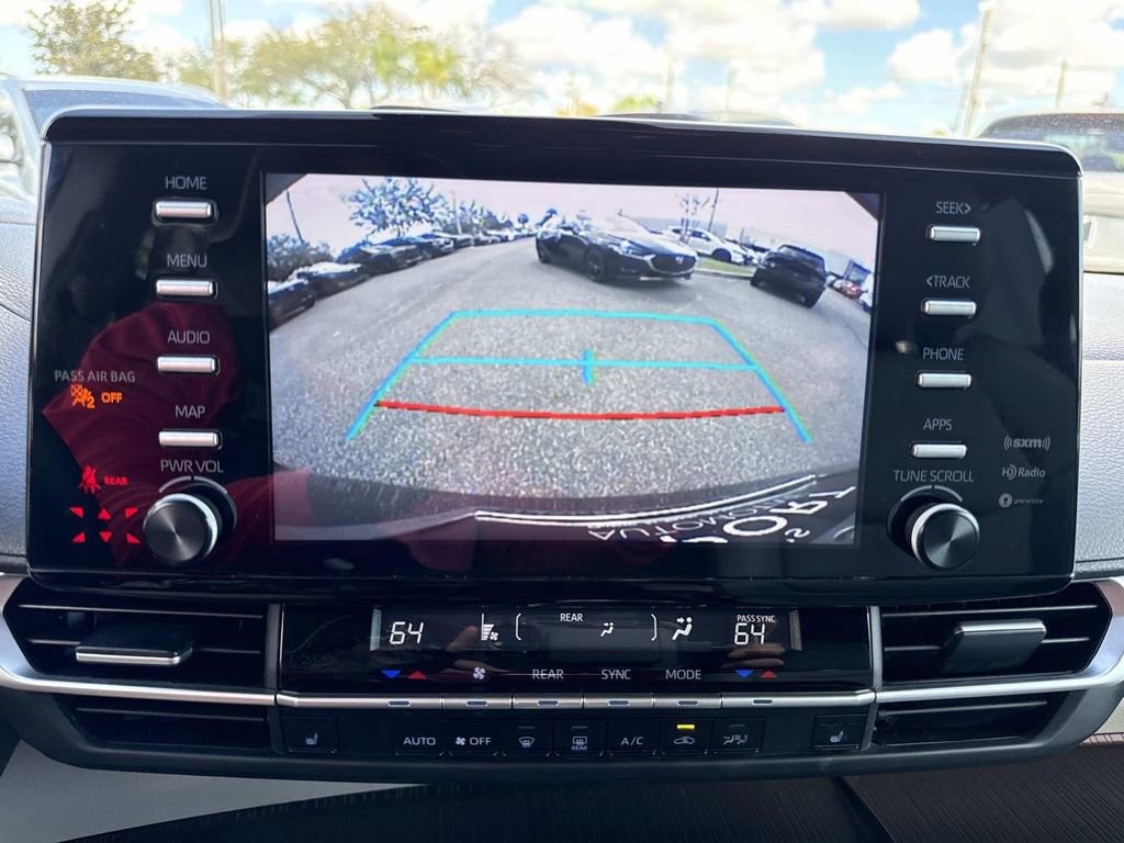 Used 2023 Toyota Sienna XLE image 31