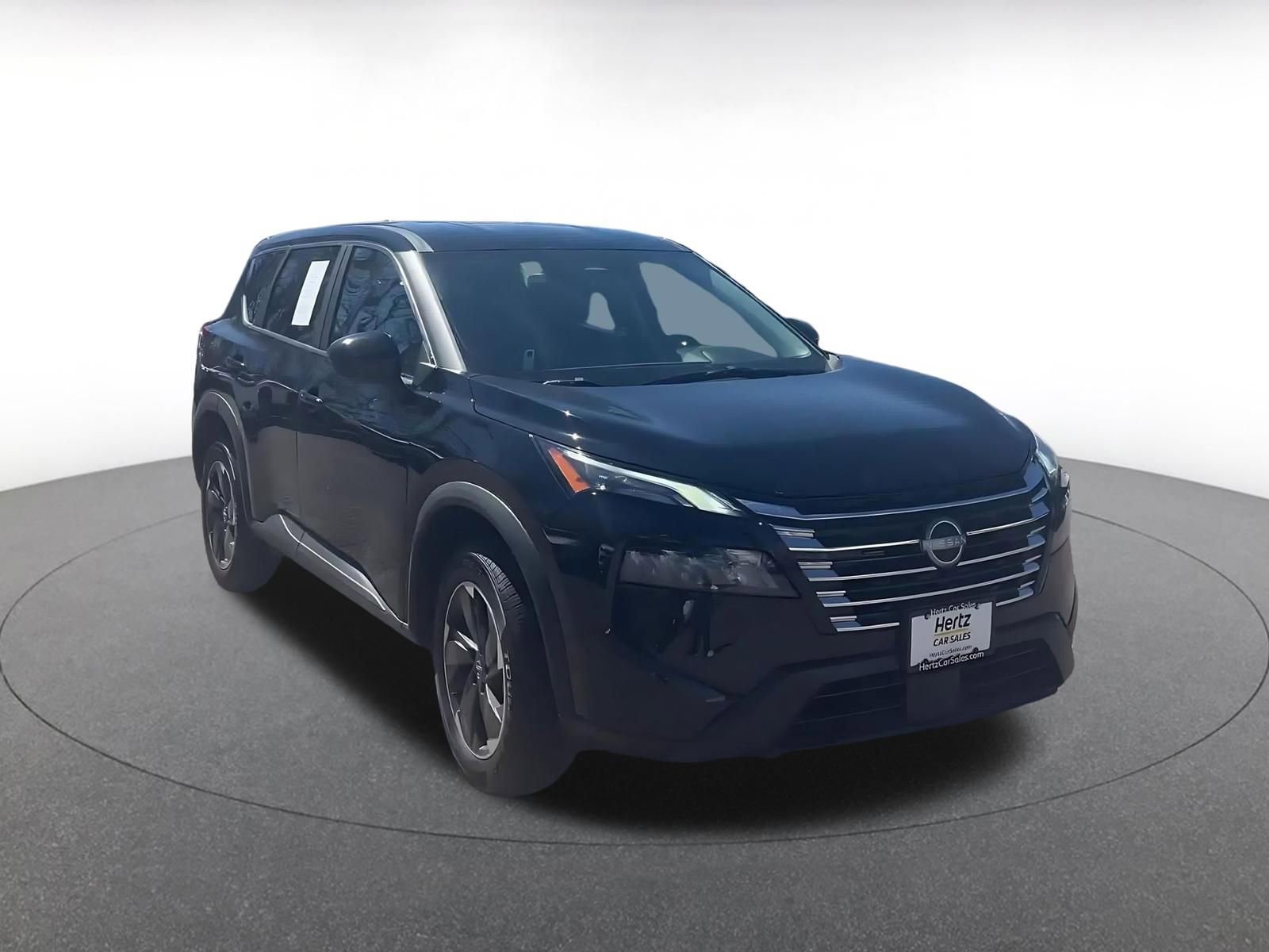 Used 2025 Nissan Rogue SV image 3