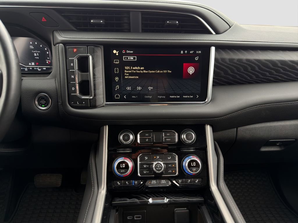 Used 2024 GMC Yukon Denali AWD/4WD image 16