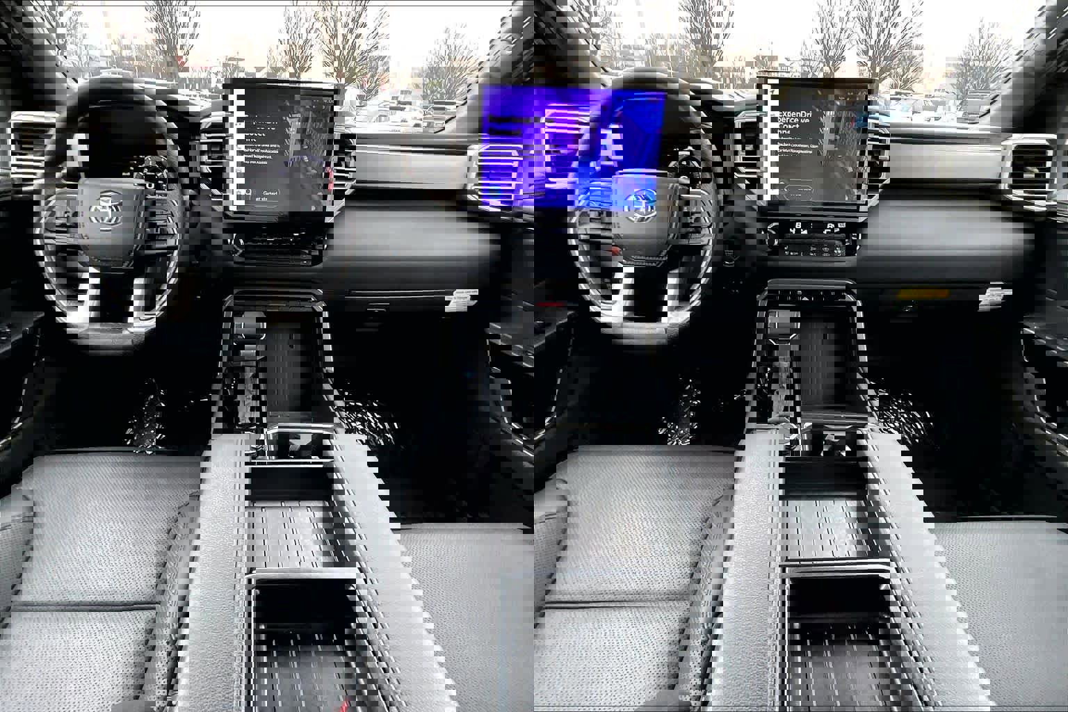 Used 2025 Toyota Tundra Limited image 15