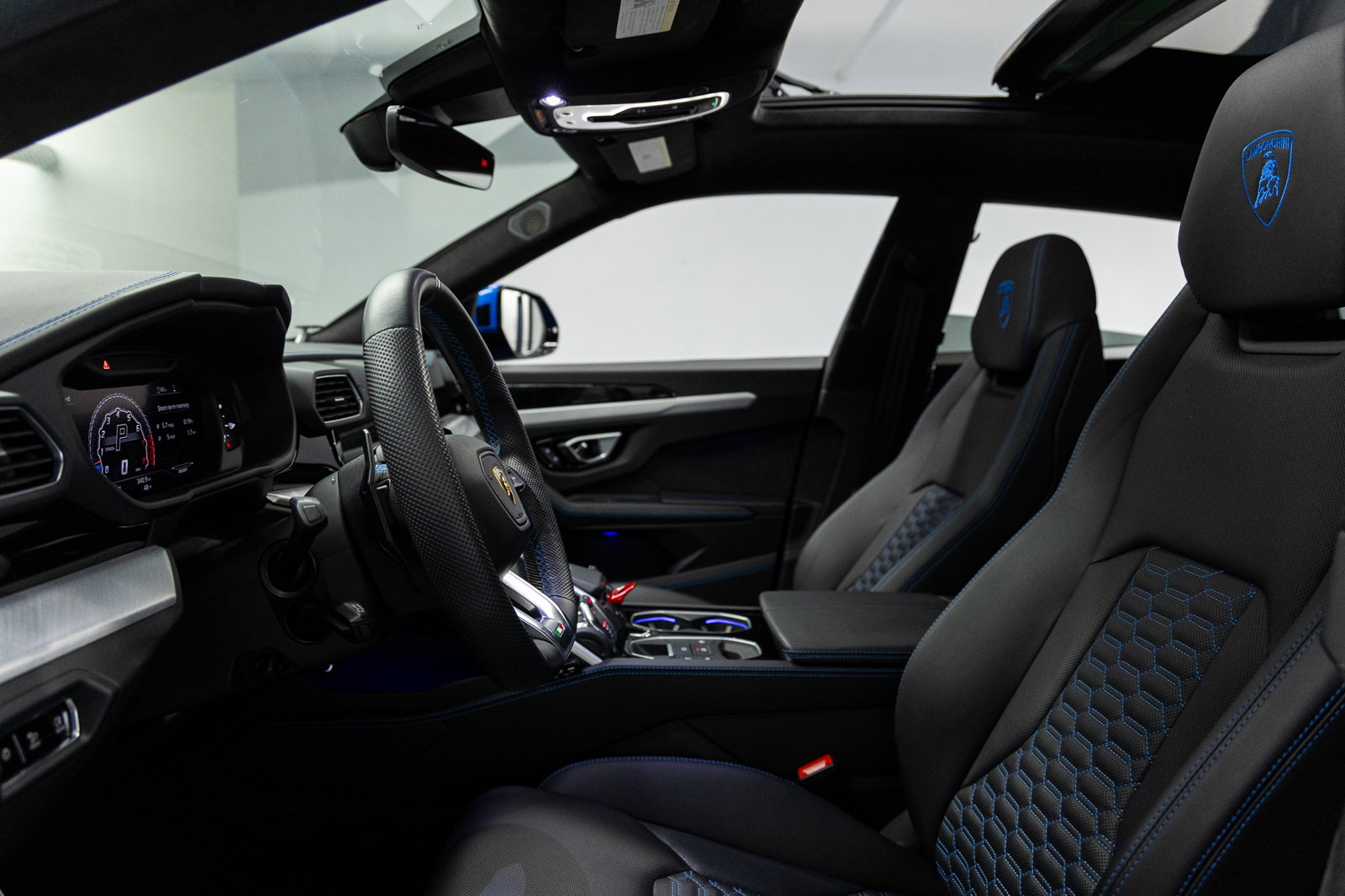 Used 2021 Lamborghini Urus image 29