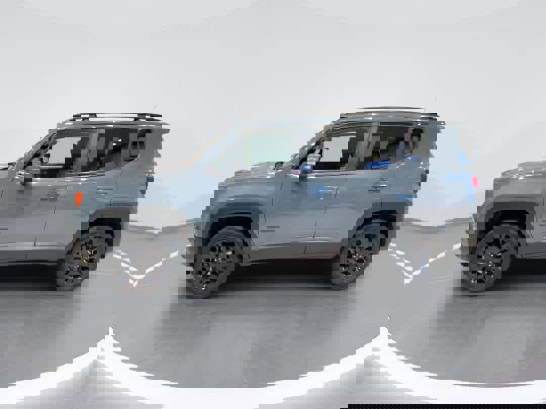 Used 2018 Jeep Renegade Altitude w/ UConnect 8.4 Nav Group image 5