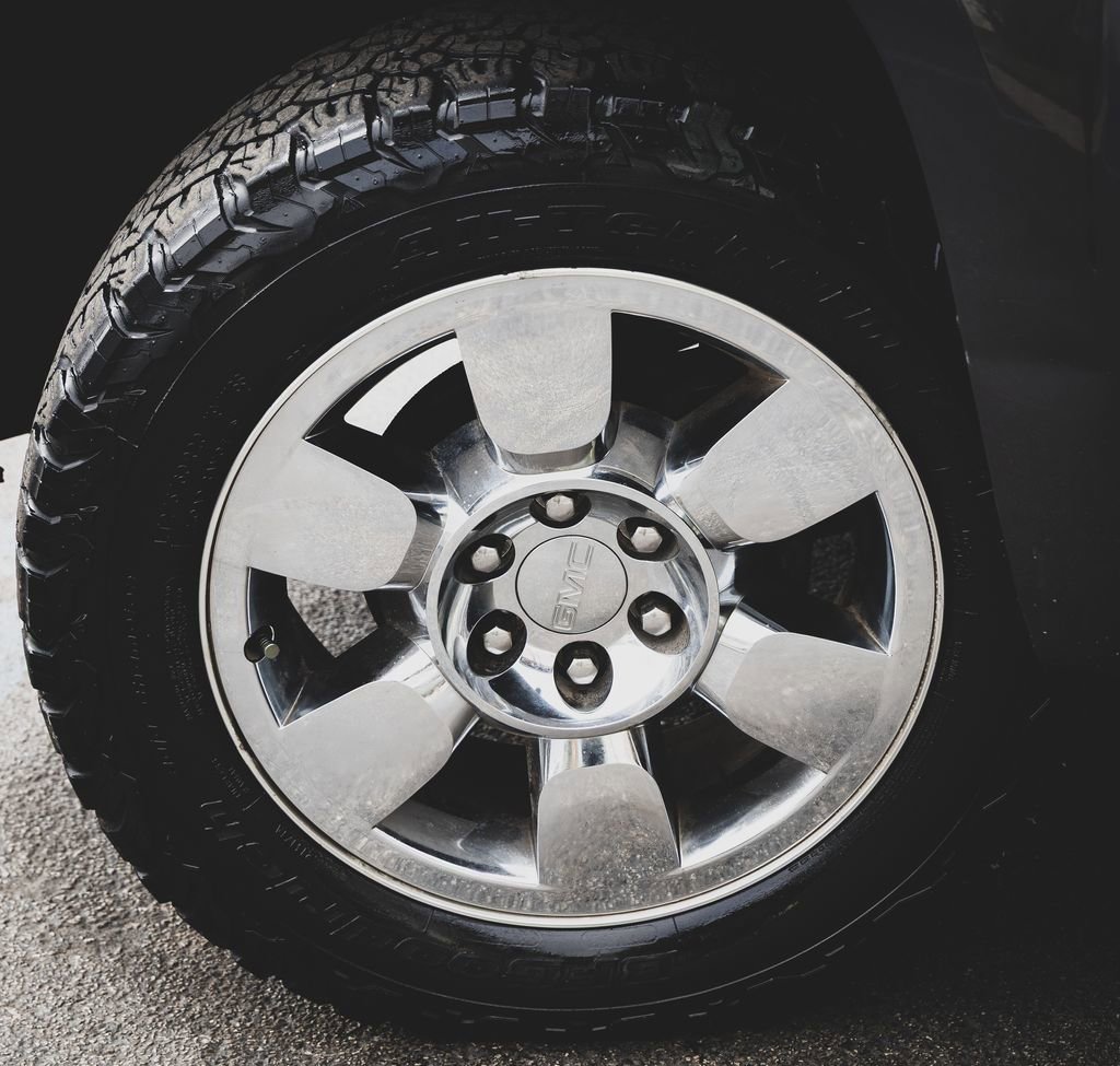 Used 2011 GMC Sierra 1500 SLE w/ Power Tech Package image 4