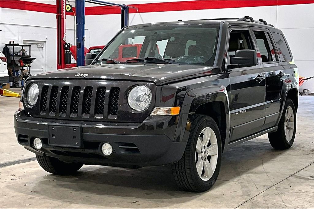 Used 2014 Jeep Patriot Limited w/ Sun/Sound Group AWD/4WD image 34