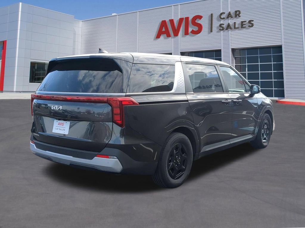 Used 2025 Kia Carnival image 6