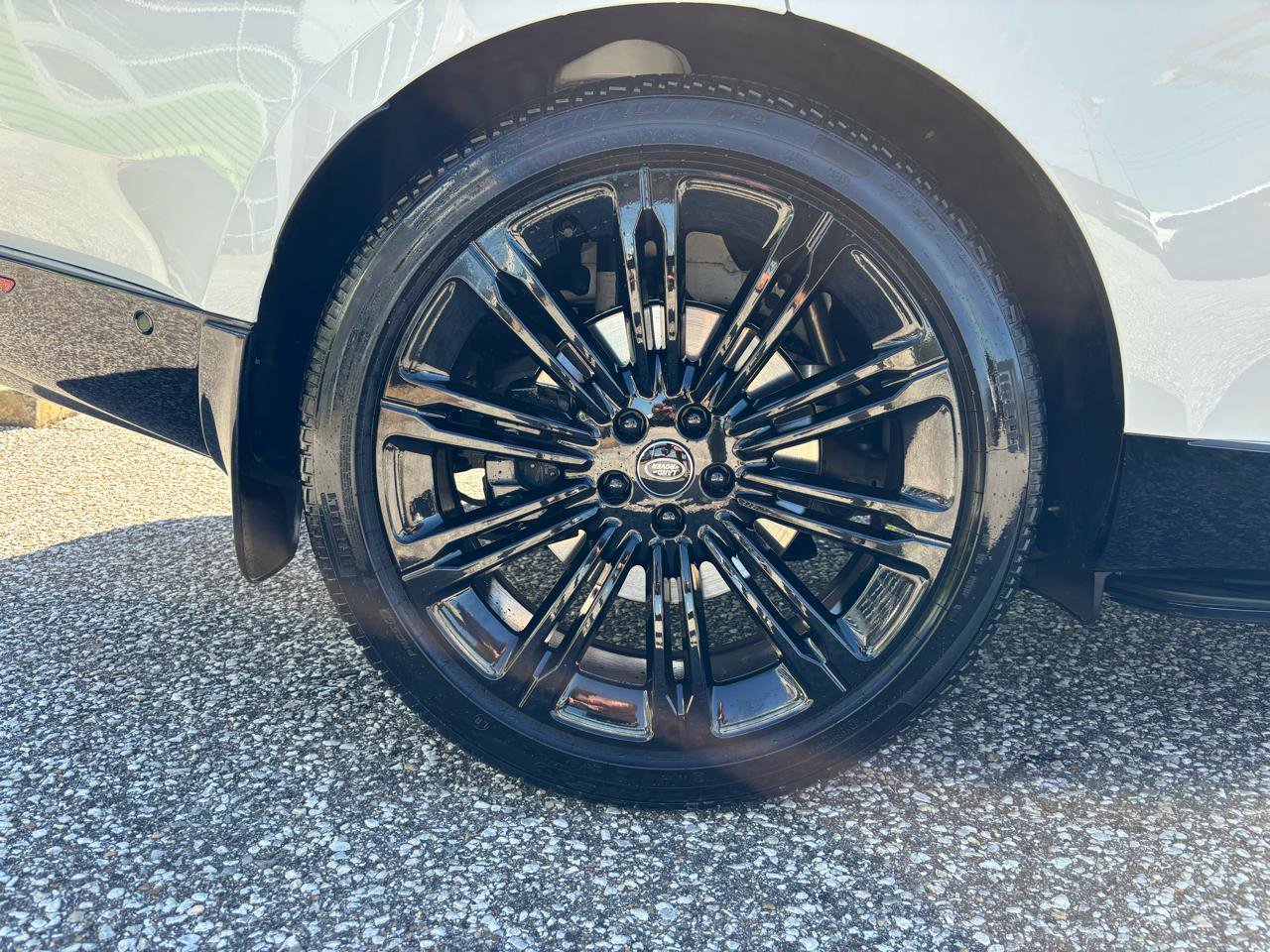 Used 2025 Land Rover Range Rover Long Wheelbase SE image 36