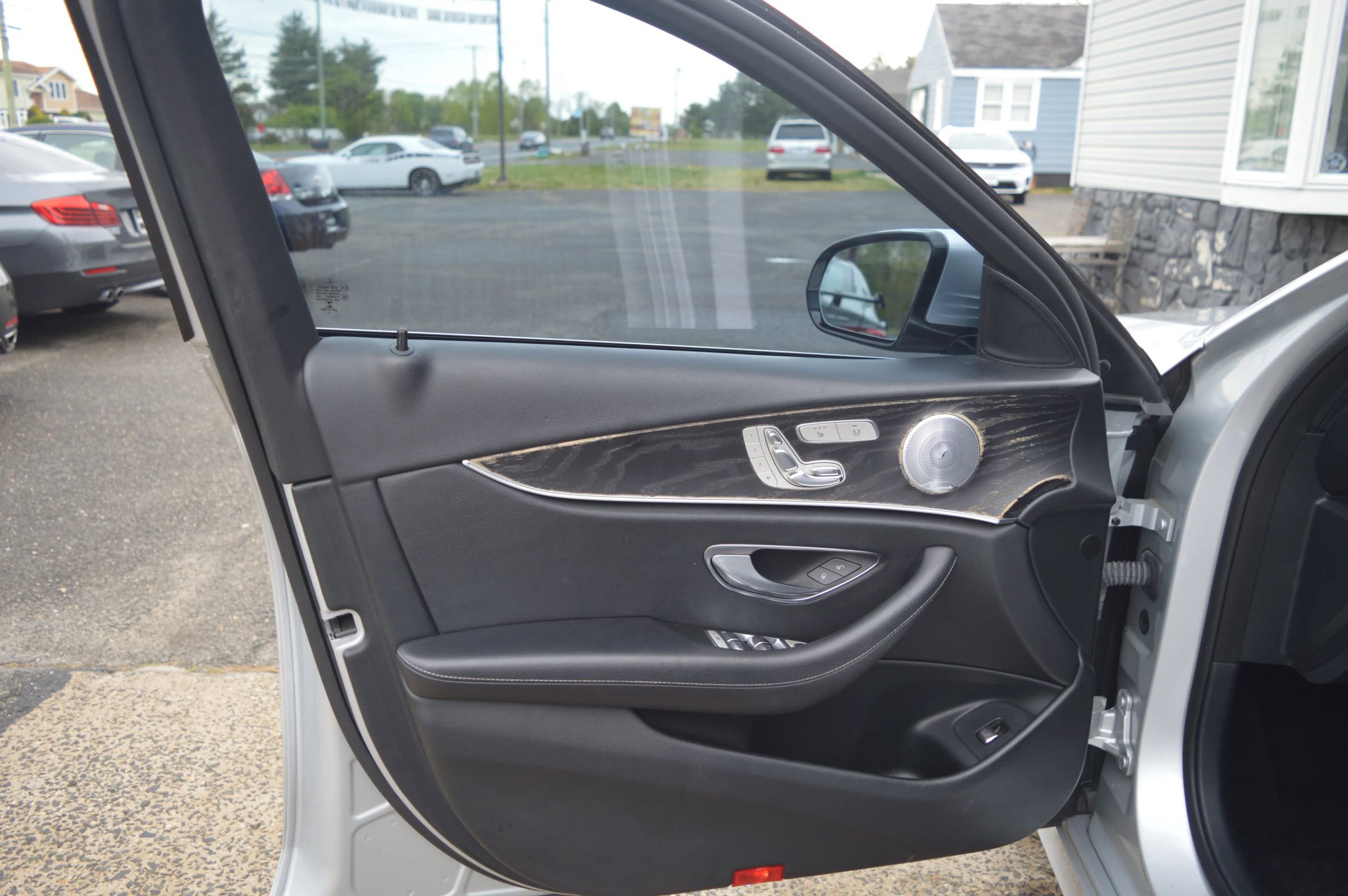 Used 2018 Mercedes-Benz E 300 4MATIC image 22