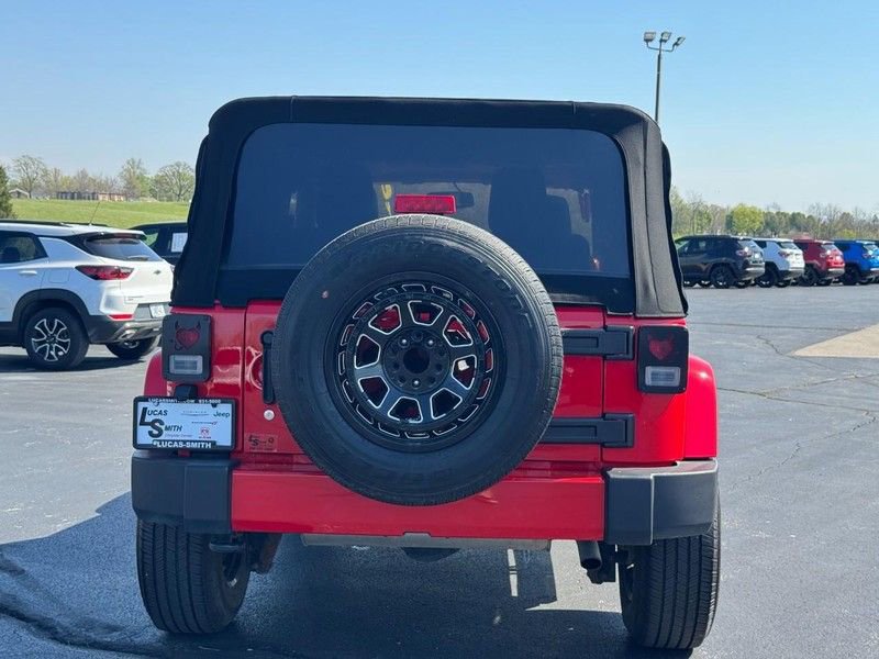 Used 2016 Jeep Wrangler Sahara w/ Connectivity Group image 5