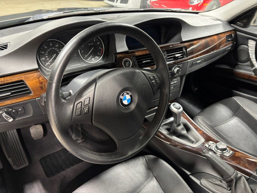 Used 2011 BMW 335i xDrive Sedan image 8