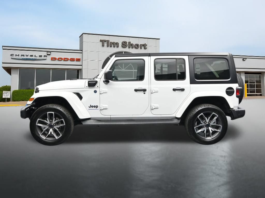 Used 2024 Jeep Wrangler Unlimited w/ Convenience Group AWD/4WD image 2