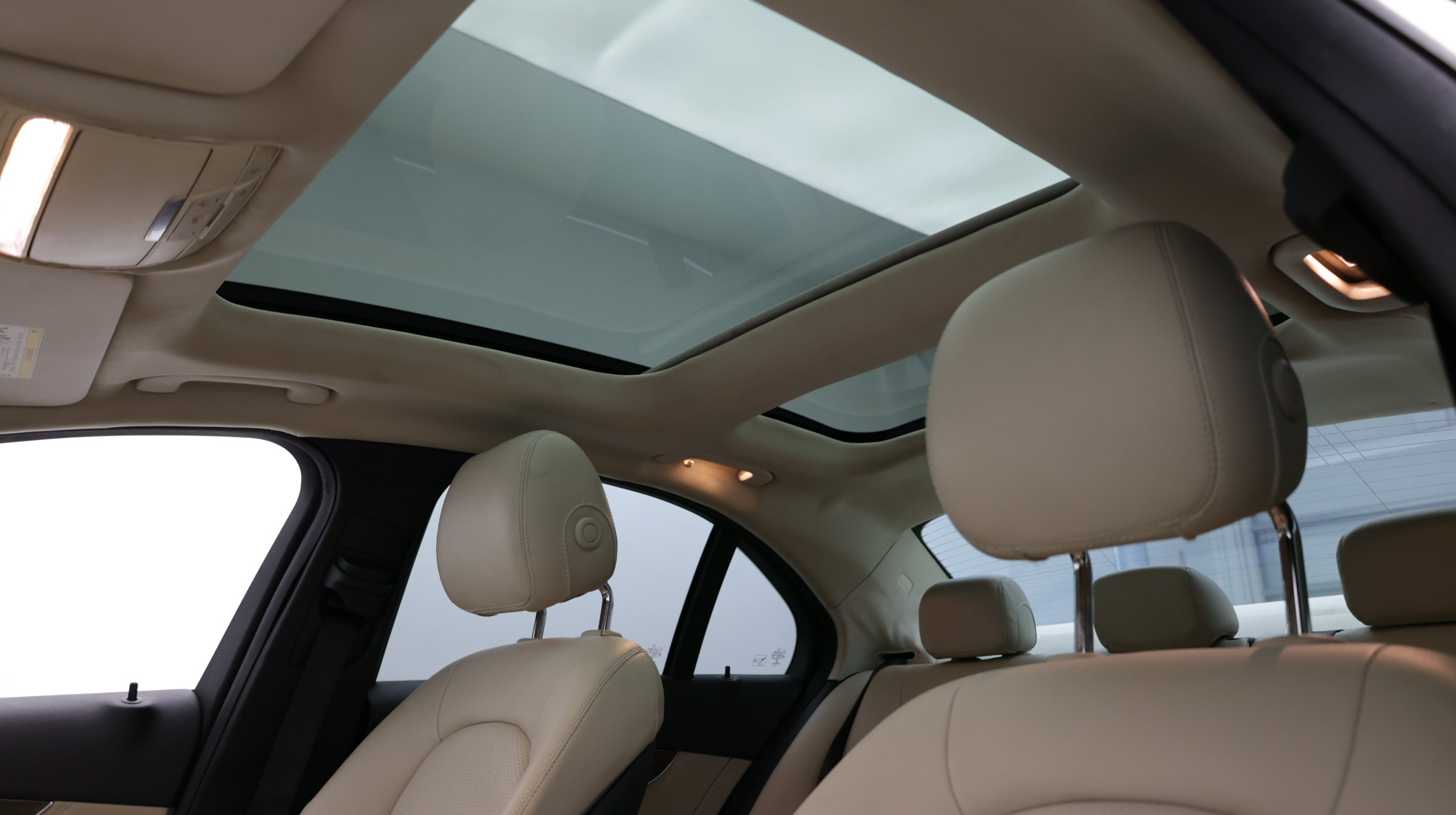 Used 2015 Mercedes-Benz C 300 4MATIC Sedan image 5