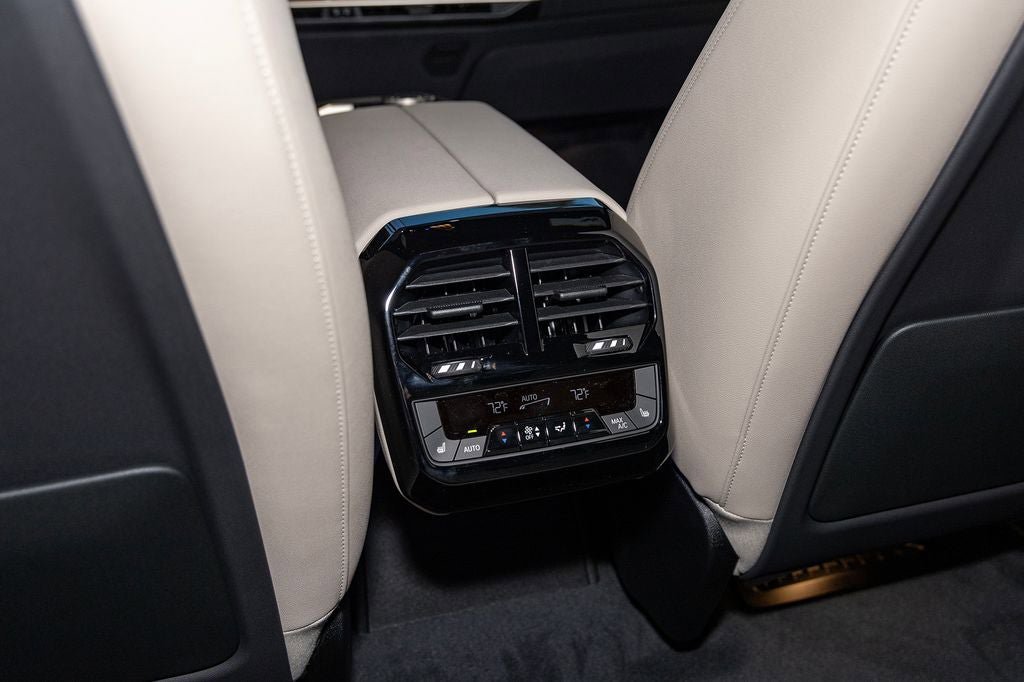 Used 2026 BMW iX xDrive45 w/ Premium Package AWD/4WD image 36
