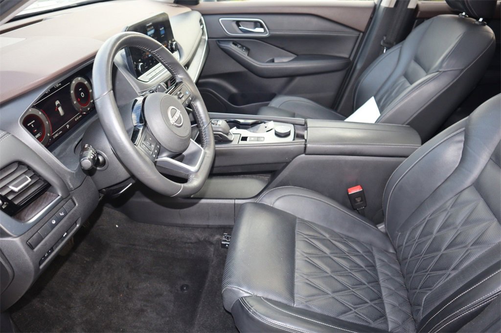 Certified 2022 Nissan Rogue Platinum w/ Head-Up Display Package image 17