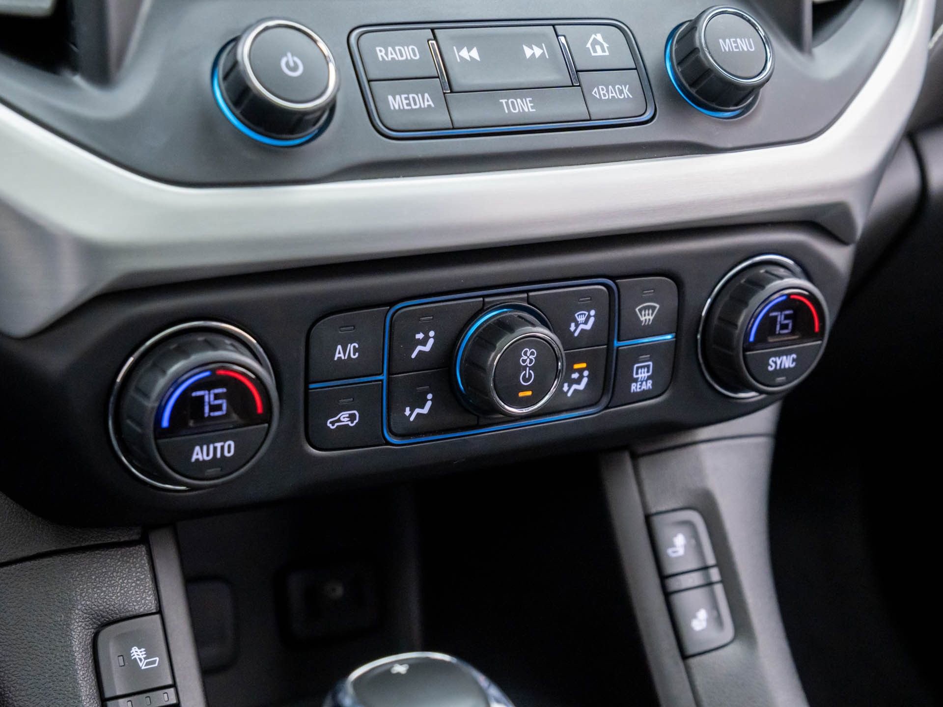 Used 2019 GMC Acadia SLT w/ LPO, Floor Liner Package image 29