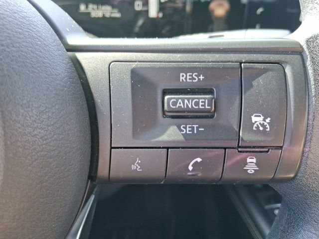 Used 2025 Nissan Kicks SV image 18