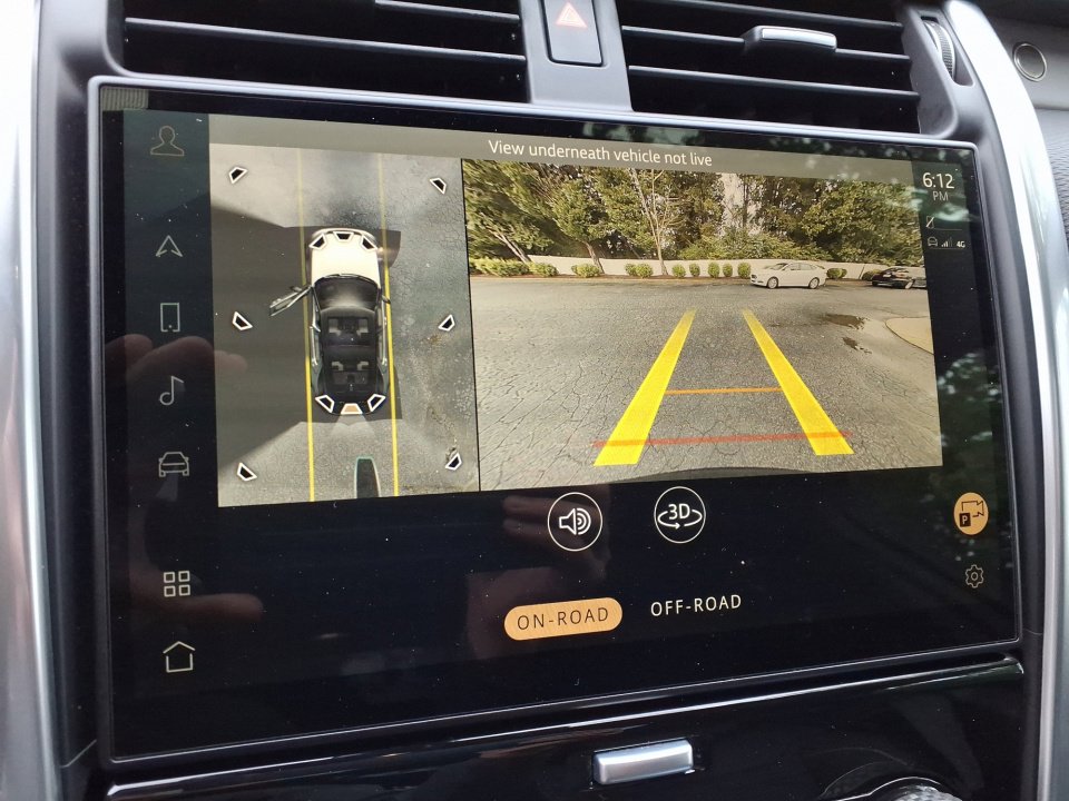 Certified 2024 Land Rover Discovery Dynamic SE image 17