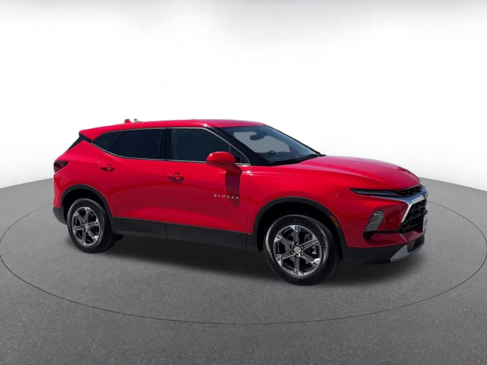 Used 2025 Chevrolet Blazer LT FWD video 2