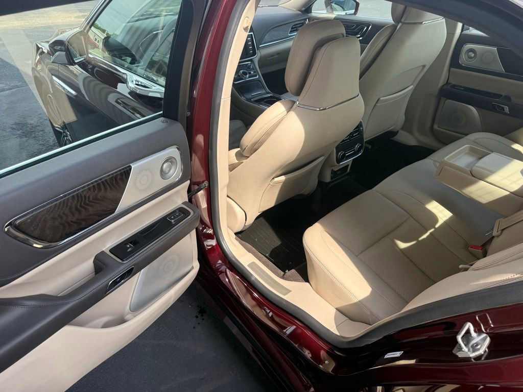 Used 2019 Lincoln Continental Reserve FWD image 7