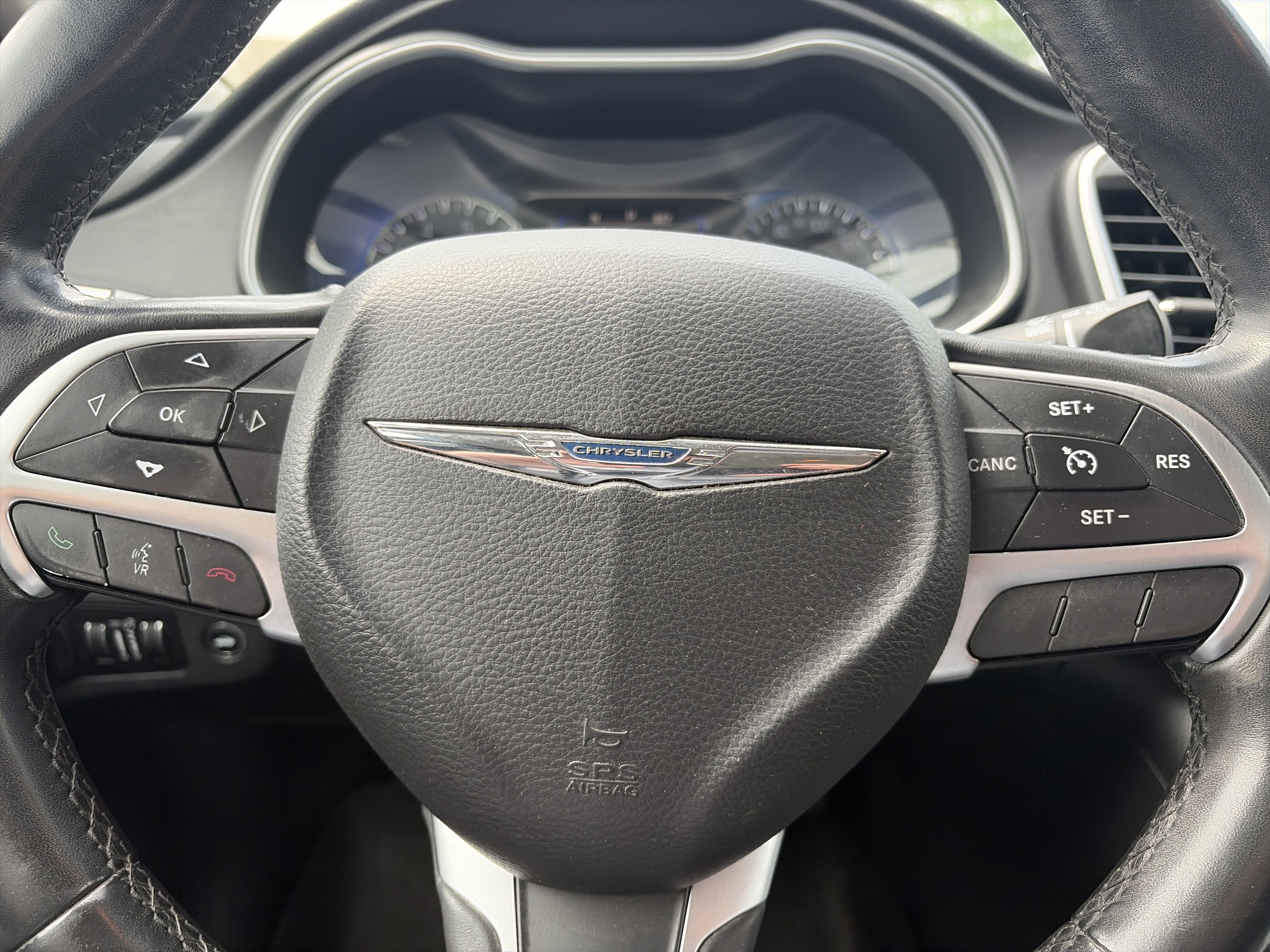 Used 2015 Chrysler 200 Limited w/ Convenience Group FWD image 19