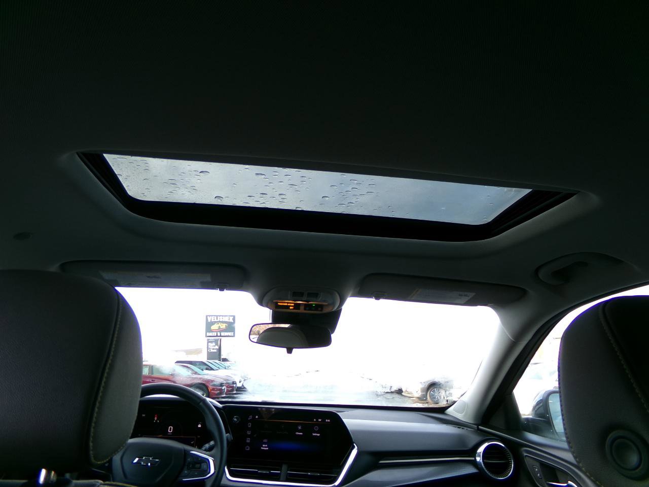 Used 2025 Chevrolet Trax ACTIV w/ Sunroof Package FWD image 30