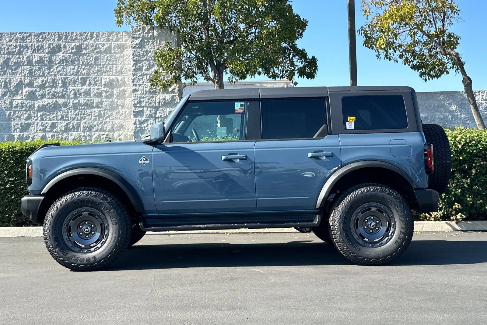 New 2025 Ford Bronco Outer Banks w/ Sasquatch Package image 7