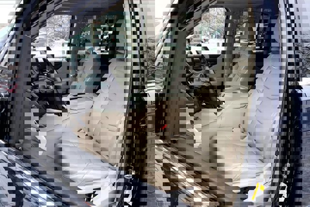 Used 2019 Cadillac Escalade ESV Luxury image 24