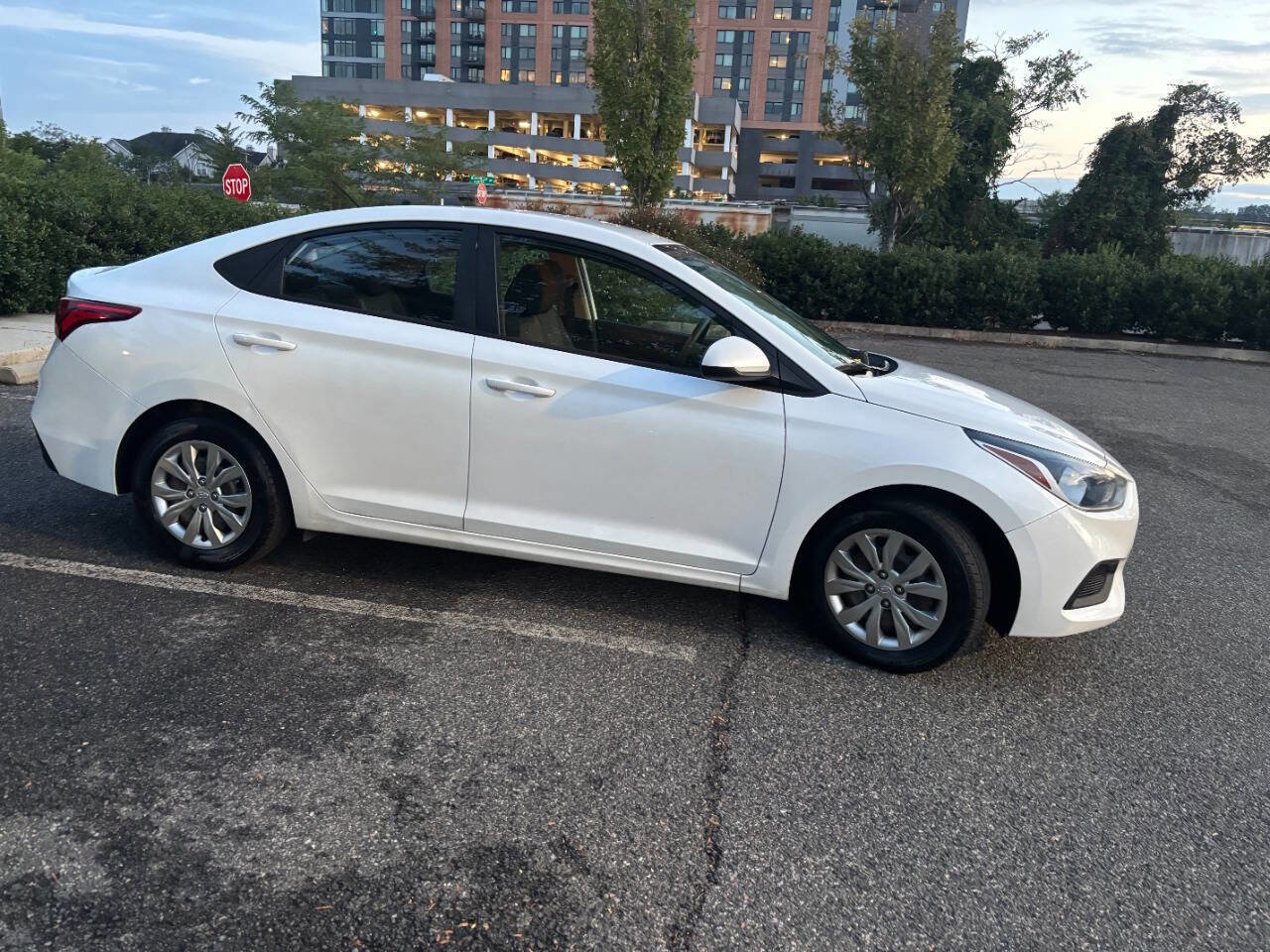 Used 2019 Hyundai Accent SE image 4