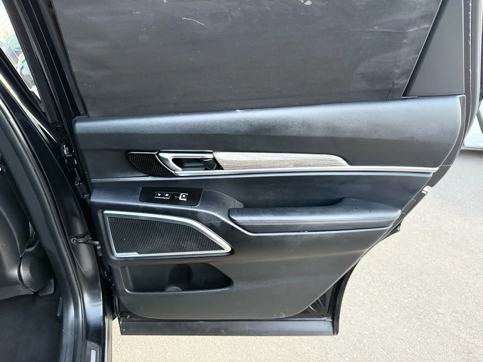 Used 2022 Kia Telluride SX w/ SX Prestige Package image 23