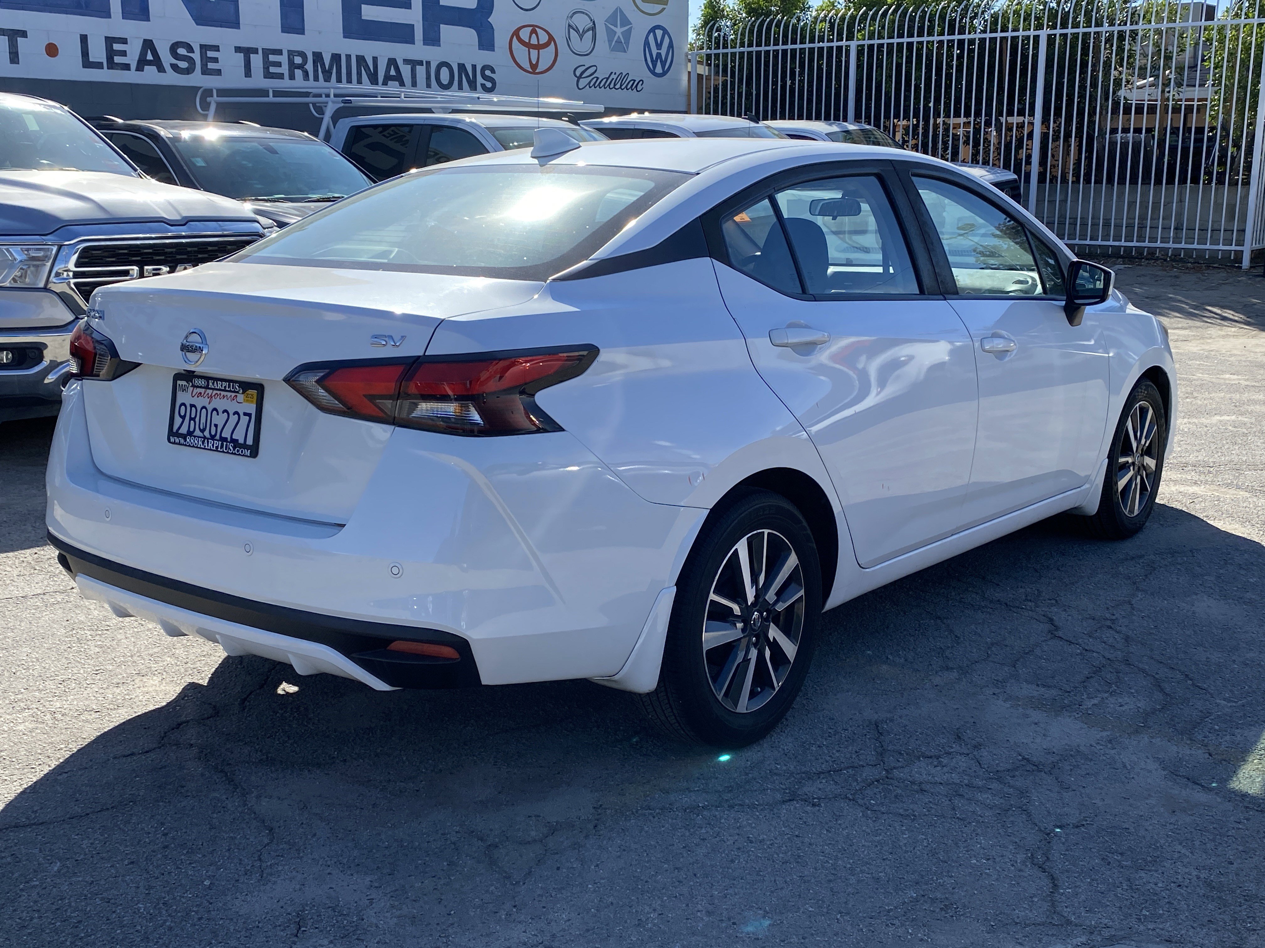 Used 2022 Nissan Versa SV image 6