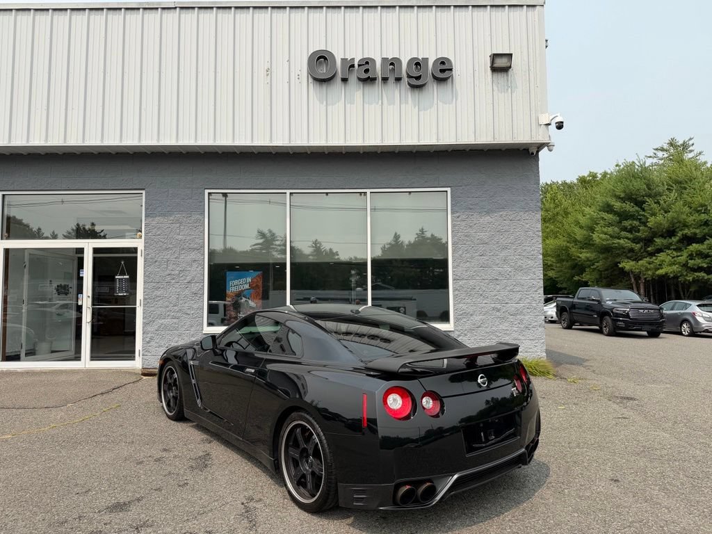 Used 2014 Nissan GT-R Track Edition AWD/4WD image 4