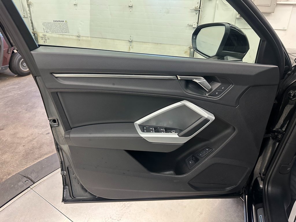 Used 2024 Audi Q3 2.0T Premium image 18