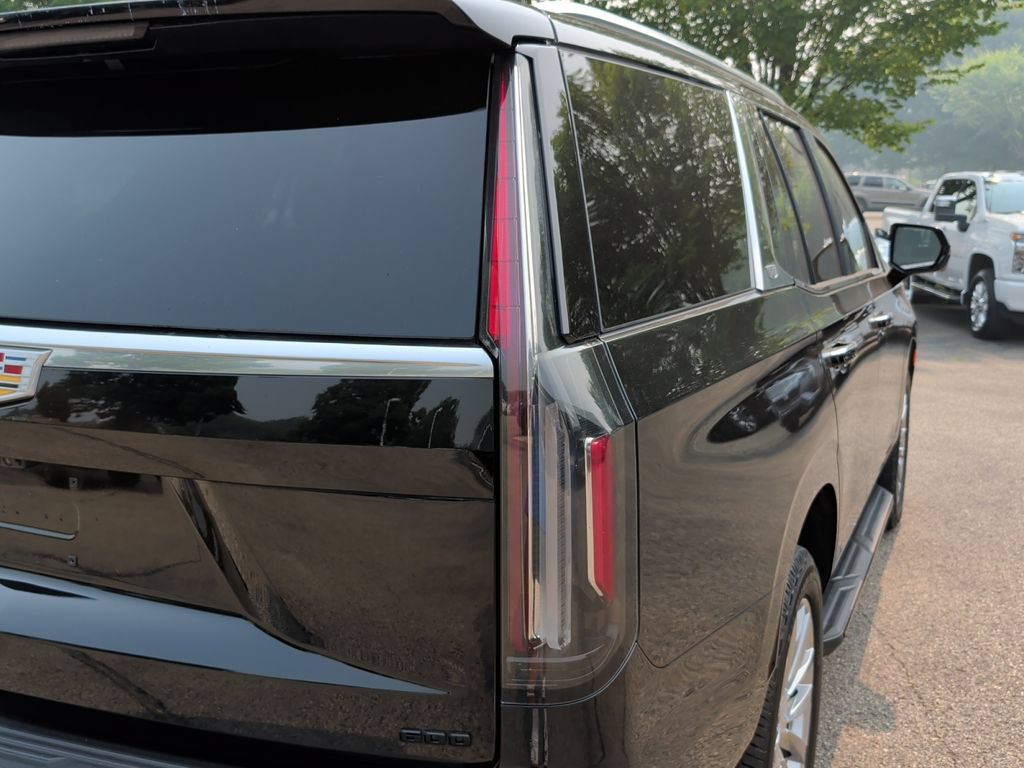 Used 2021 Cadillac Escalade Premium Luxury AWD/4WD image 43