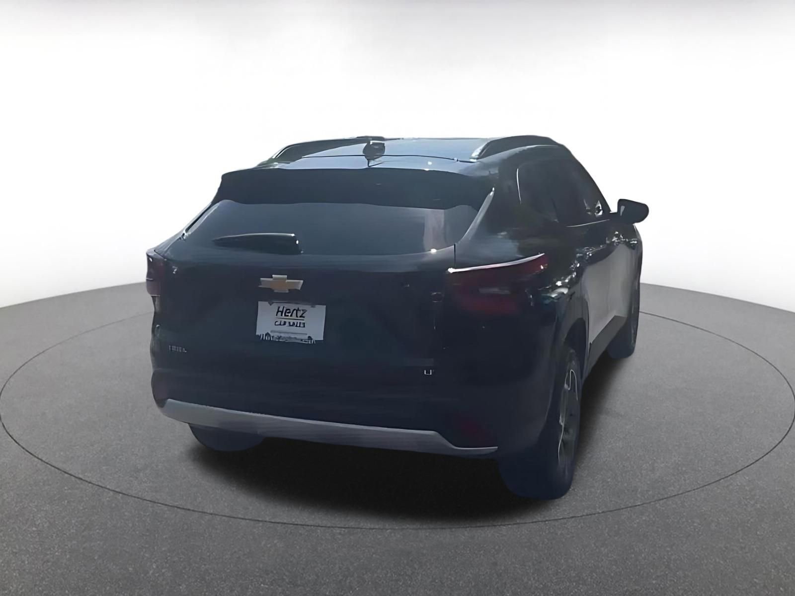 Used 2025 Chevrolet Trax LT FWD image 12