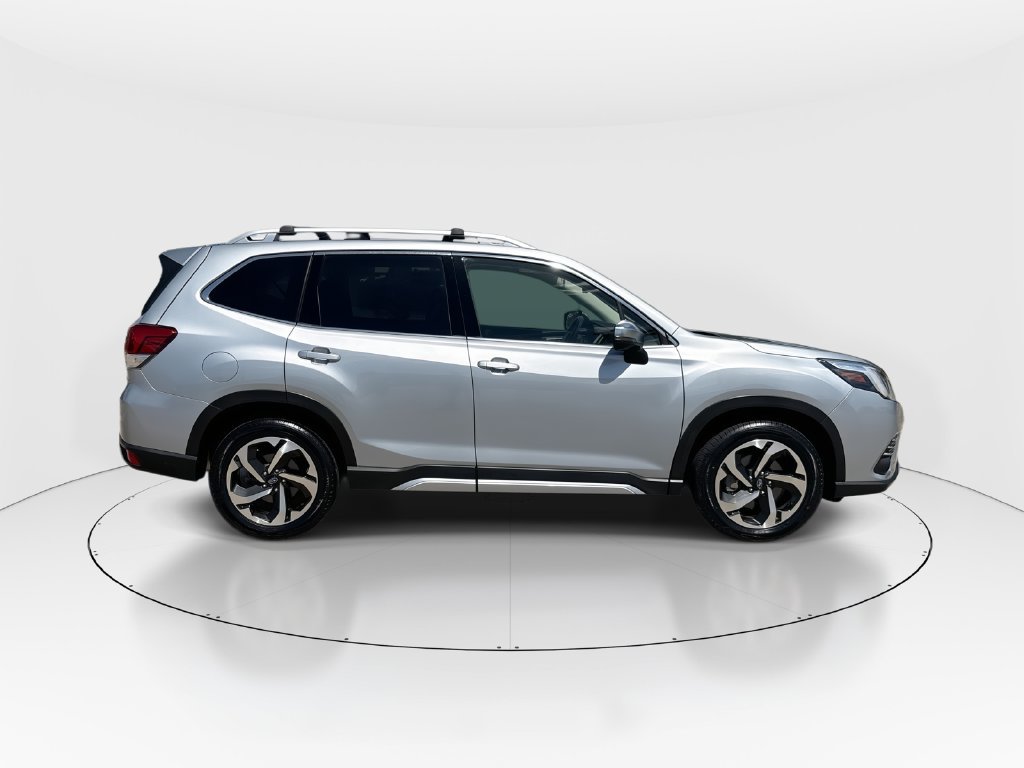 Used 2023 Subaru Forester Touring AWD/4WD image 9