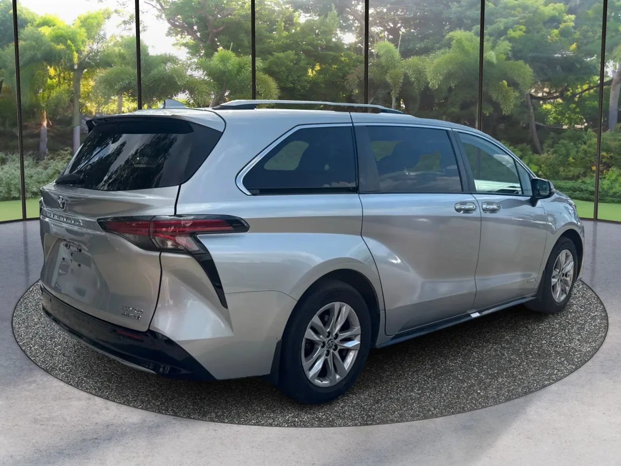 Used 2021 Toyota Sienna Limited AWD/4WD image 5