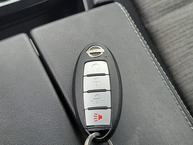 Used 2022 Nissan Rogue SV image 34