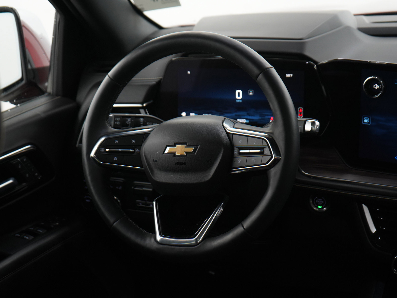 Used 2025 Chevrolet Tahoe Premier AWD/4WD image 16