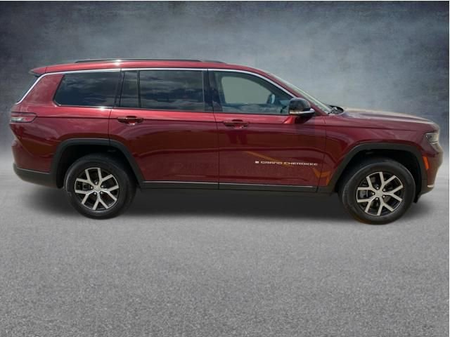 Used 2025 Jeep Grand Cherokee L Limited AWD/4WD image 6