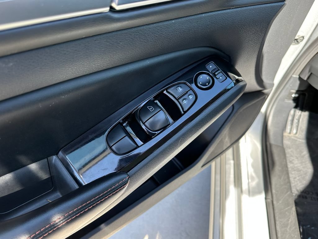 Used 2024 Nissan Altima 2.5 SR FWD image 24
