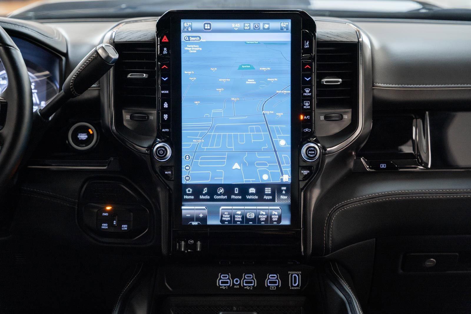 Used 2025 RAM 2500 Limited AWD/4WD image 32