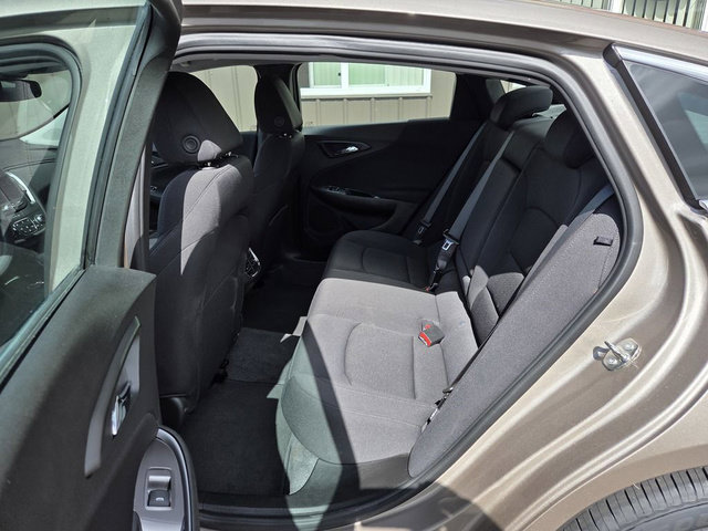 Used 2023 Chevrolet Malibu LT FWD image 16